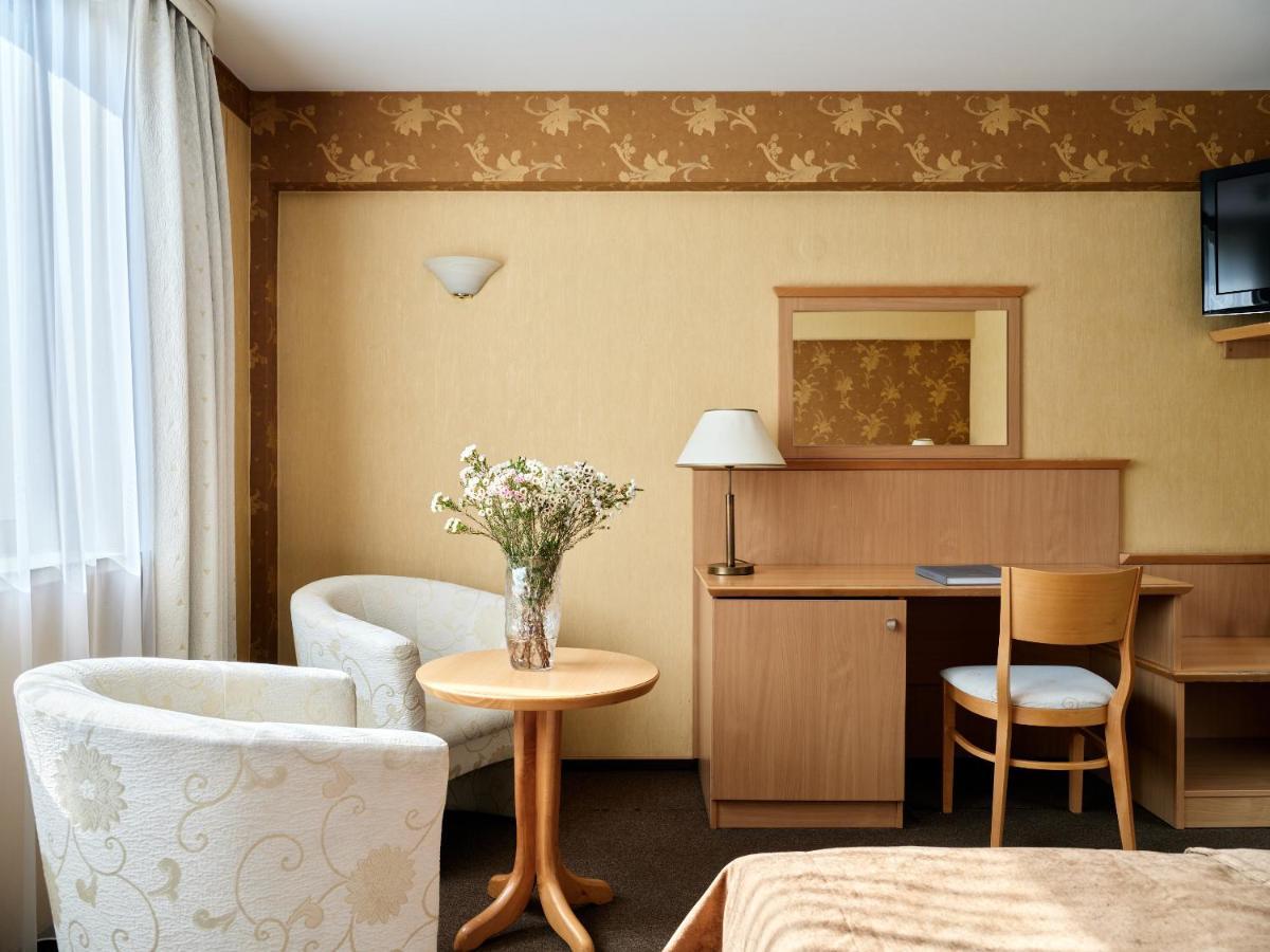 Hotel Great Polonia Krakow Airport - Ex Hotel Witek Modlniczka ภายนอก รูปภาพ